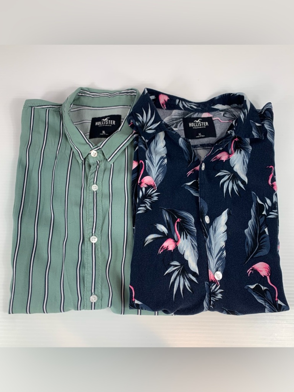 Hollister Men Hawaiian Short Sleeve Button Up Shirt XL Blue Flamingo Lot of 2